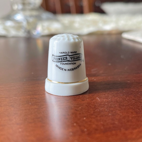 Pioneer Village Porcelain Red Truck Vehicle Collector's Thimble - Picture 2 of 5